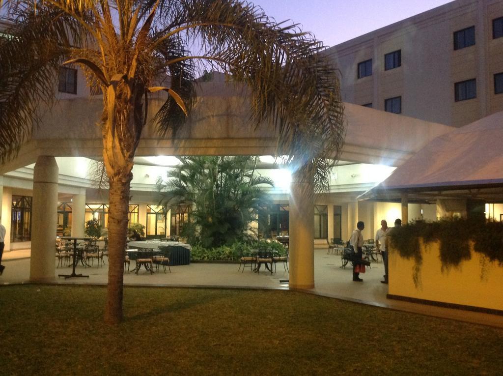 Hotel Vip Grand Maputo Bagian luar foto