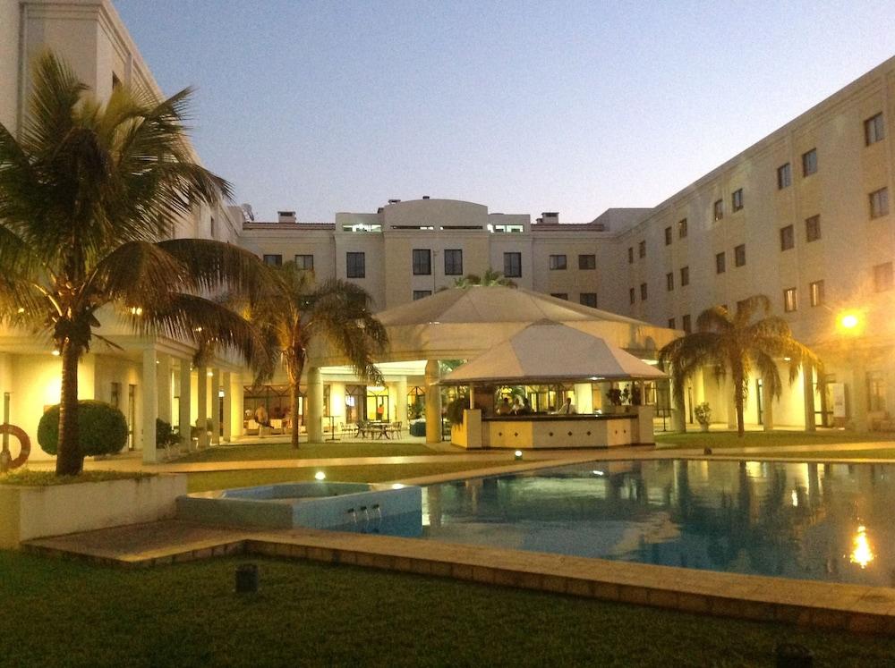 Hotel Vip Grand Maputo Bagian luar foto