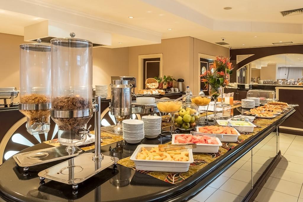 Hotel Vip Grand Maputo Bagian luar foto